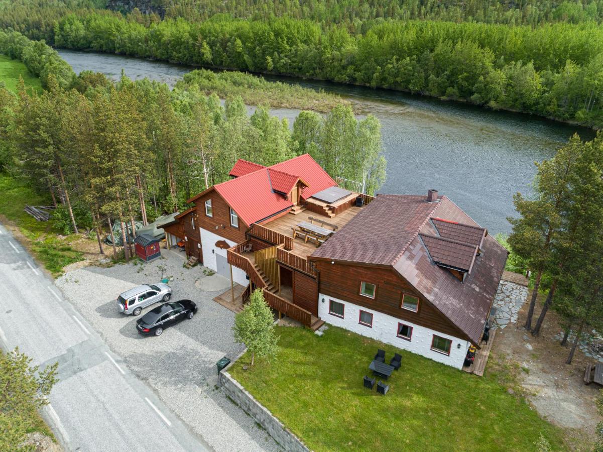 Storslett Reisa Lodge מראה חיצוני תמונה